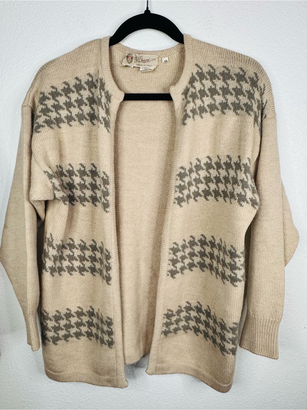 Gucci ‘70 Beige and Gray Houndstooth Open-Front Cardigan
C4